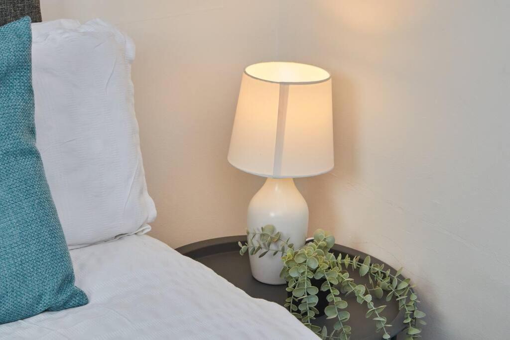 Large House Close To Leeds - Ideal For Groups Екстер'єр фото