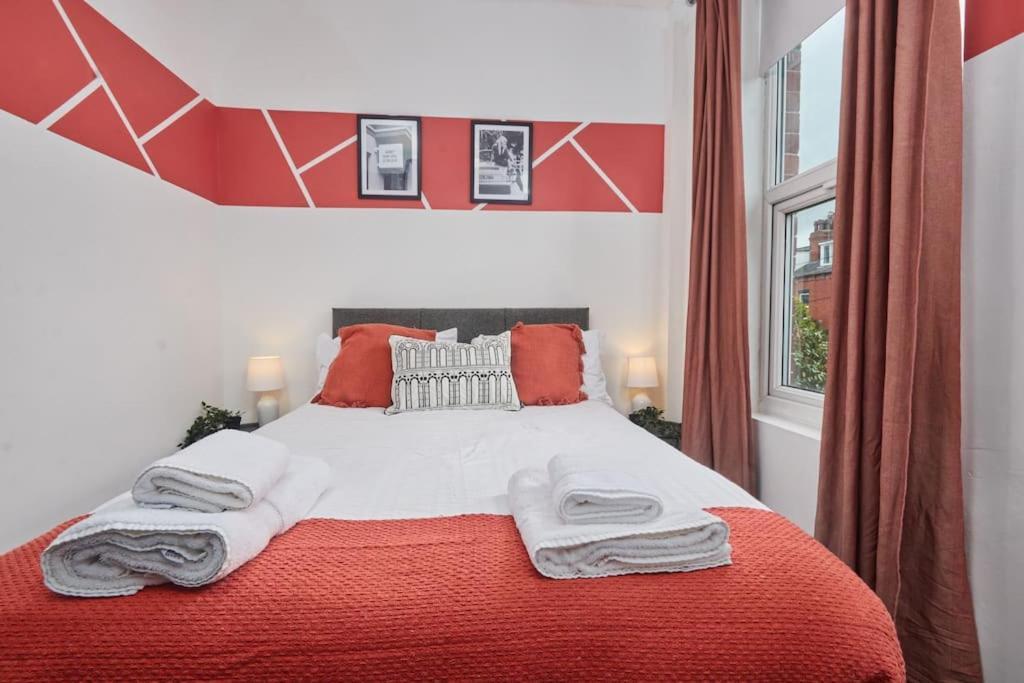 Large House Close To Leeds - Ideal For Groups Екстер'єр фото